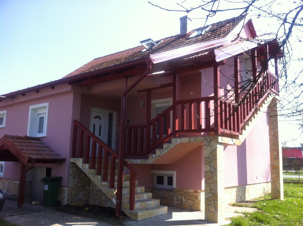 Apartman Anka Ratkovica Exterior photo